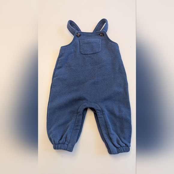 Old Navy Two Piece 3-6 months blue Flannel and overalls - Picture 5 of 8